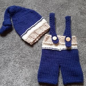 Crotchet Babys cute newborn outfit/hat photo shoot knit prop blue and cream